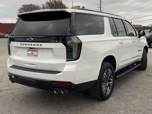 Certified 2025 Chevrolet Suburban Z71 w/ Comfort Package image 22
