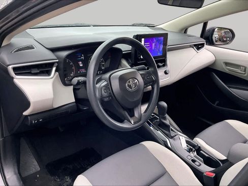 Used 2024 Toyota Corolla LE FWD image 17