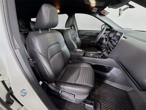 Used 2025 Nissan Pathfinder Rock Creek image 28