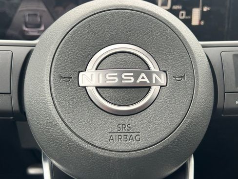 Certified 2025 Nissan Kicks SV FWD image 5