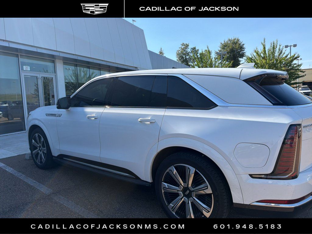 Used 2025 Cadillac Escalade IQ Luxury 1 AWD/4WD image 1