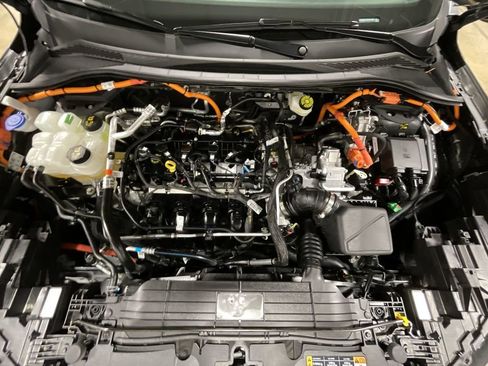 Used 2024 Ford Escape SE image 28