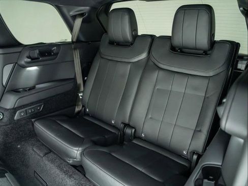 New 2025 Land Rover Range Rover Long Wheelbase Autobiography image 18