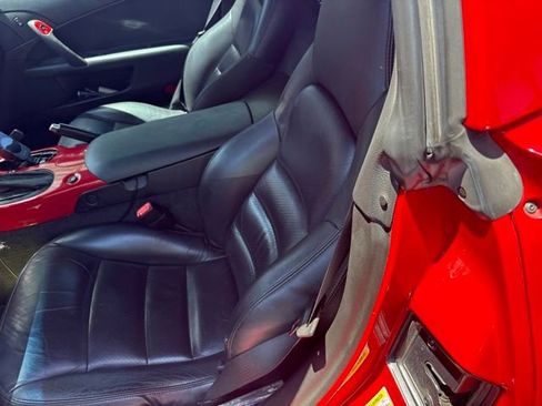 Used 2006 Chevrolet Corvette Coupe w/ Preferred Equipment Group RWD image 5