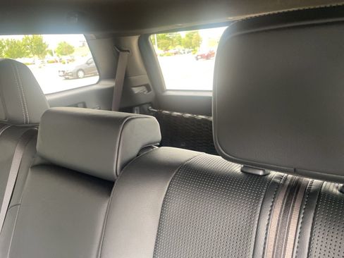 Used 2025 Toyota 4Runner Limited AWD/4WD image 17