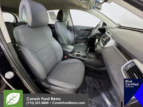 Used 2016 Kia Sorento LX image 29