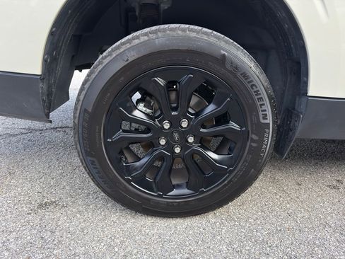 Certified 2024 Ford Maverick XLT w/ XLT Luxury Package image 23