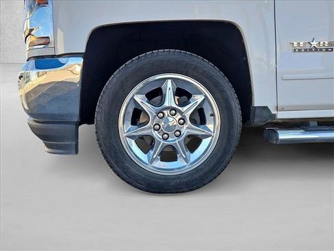 Used 2018 Chevrolet Silverado 1500 LT w/ Texas Edition image 23