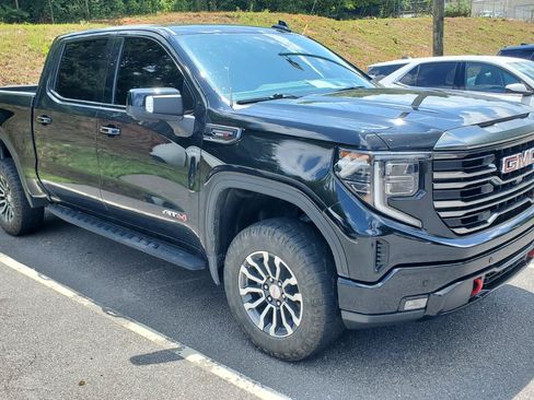 Used 2023 GMC Sierra 1500 AT4 w/ AT4 Premium Package AWD/4WD image 2