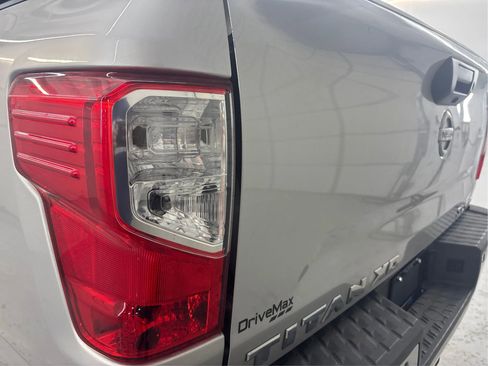 Used 2016 Nissan Titan SL image 34