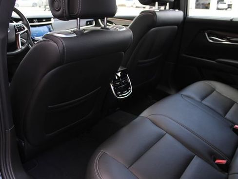 Used 2013 Cadillac XTS Premium FWD image 23