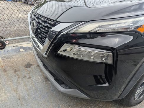 Used 2021 Nissan Rogue SV FWD image 4