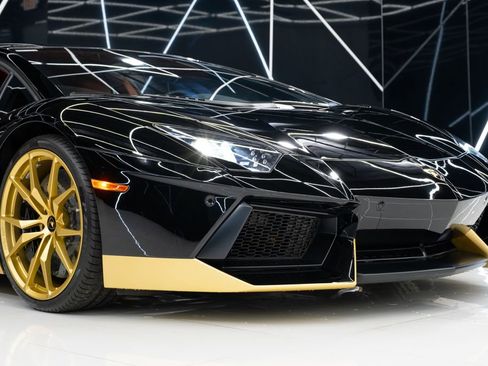 Used 2017 Lamborghini Aventador LP 700-4 image 5