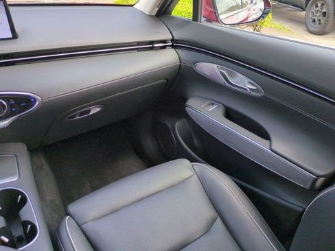 Used 2025 Genesis GV70 2.5T w/ Advanced Package image 15