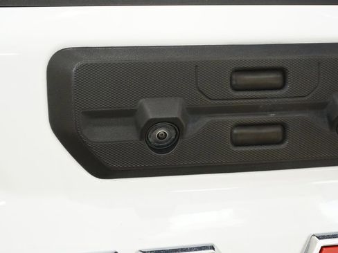 Used 2025 GMC Sierra 2500 AT4 w/ AT4 Premium Plus Package AWD/4WD image 29