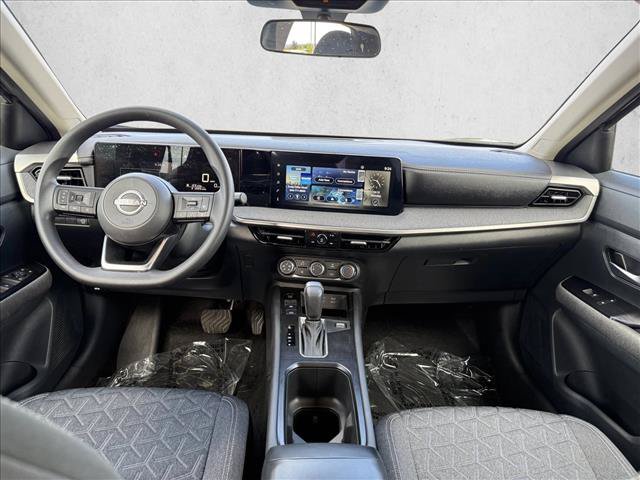 Used 2025 Nissan Kicks SV FWD image 14