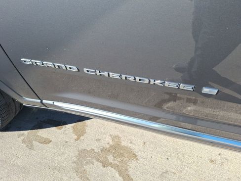 Used 2021 Jeep Grand Cherokee L Summit image 14