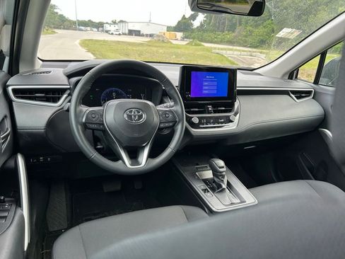 Used 2026 Toyota Corolla Cross LE FWD image 13