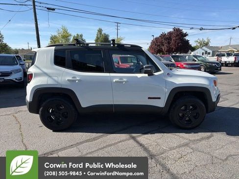 Used 2015 Jeep Renegade Trailhawk w/ Premium Leather Group AWD/4WD image 4