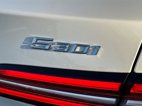 Used 2024 BMW 530i image 34
