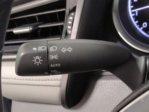 Used 2023 Toyota Camry XLE image 27