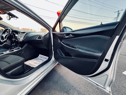 Used 2016 Chevrolet Cruze LS image 23