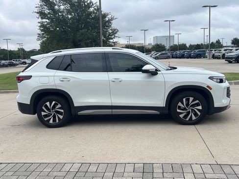 Certified 2026 Volkswagen Tiguan S FWD image 10
