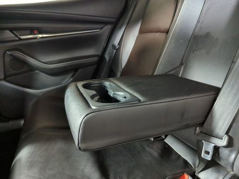 Used 2021 MAZDA MAZDA3 Hatchback w/Premium Plus Pkg image 32