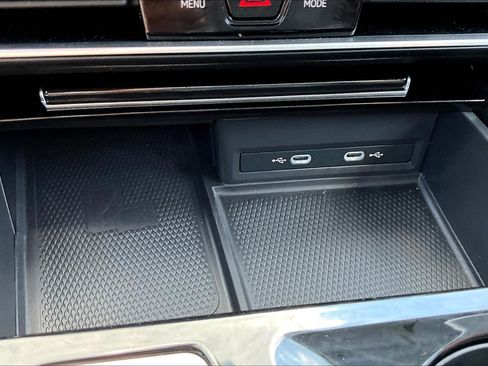 Used 2024 Volkswagen Atlas SE image 33