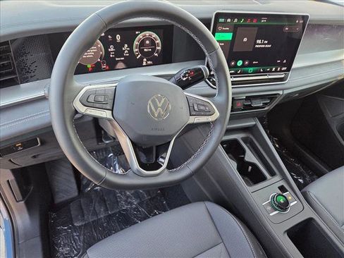 New 2026 Volkswagen Tiguan SE image 3