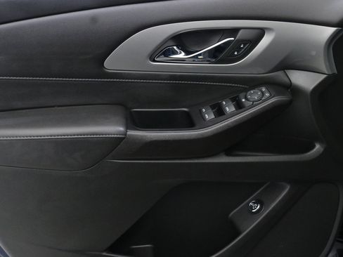 Used 2023 Chevrolet Traverse LT w/ LPO, Floor Liner Package image 23