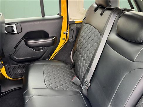 Used 2021 Jeep Wrangler Unlimited Rubicon w/ Cold Weather Group image 9