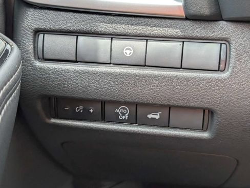 Used 2026 Nissan Rogue SV FWD image 27