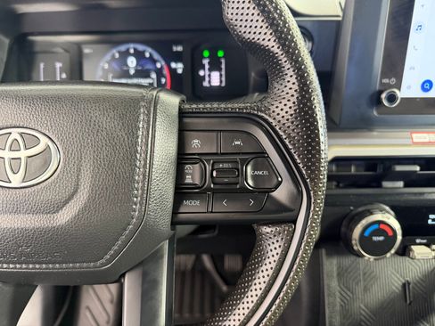 Certified 2024 Toyota Tacoma SR5 AWD/4WD image 22