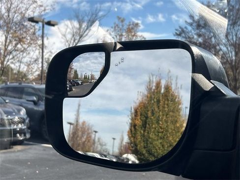 Used 2020 Nissan Titan PRO-4X w/ Pro-4x Utility Package image 15