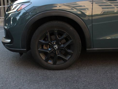 Used 2023 Honda HR-V Sport image 11