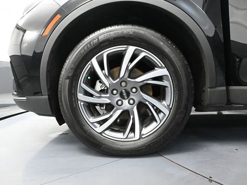 Used 2024 Lincoln Corsair AWD w/ Equipment Group 101A image 18