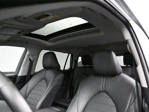 Certified 2024 Toyota Highlander XLE image 35