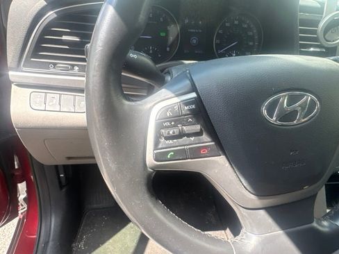 Used 2017 Hyundai Elantra SE w/ SE A/T Tech Package 03 FWD image 13