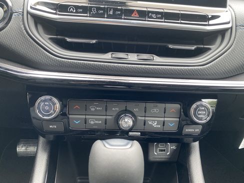 New 2026 Jeep Compass Limited image 21