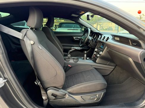 Used 2017 Ford Mustang GT RWD image 20