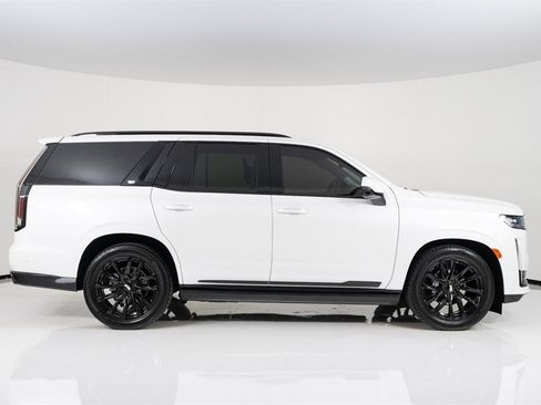 Used 2023 Cadillac Escalade Sport Platinum w/ Heavy-Duty Trailer Package AWD/4WD image 2