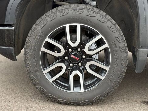 Used 2025 GMC Sierra 1500 AT4 w/ AT4 Premium Package image 9