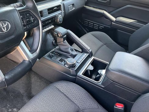 Used 2025 Toyota 4Runner SR5 AWD/4WD image 16