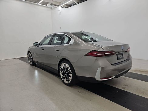 Used 2026 BMW i5 eDrive40 AWD/4WD image 5
