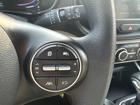 Used 2025 Kia Soul LX FWD image 18