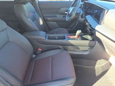 New 2026 Nissan Kicks SR w/ SR Premium Package image 26