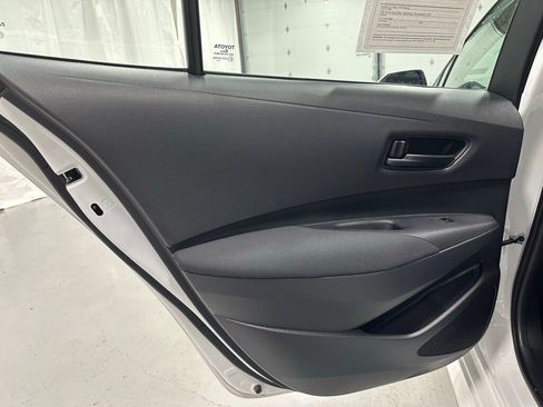 Used 2025 Toyota Corolla LE image 40