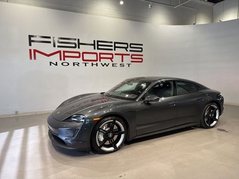 Used 2024 Porsche Taycan 4S w/ Premium Package image 8