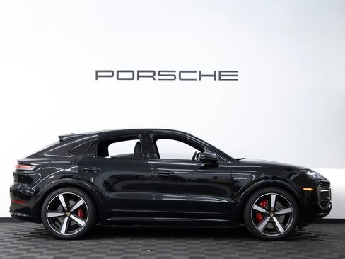 Certified 2025 Porsche Cayenne S AWD/4WD image 8